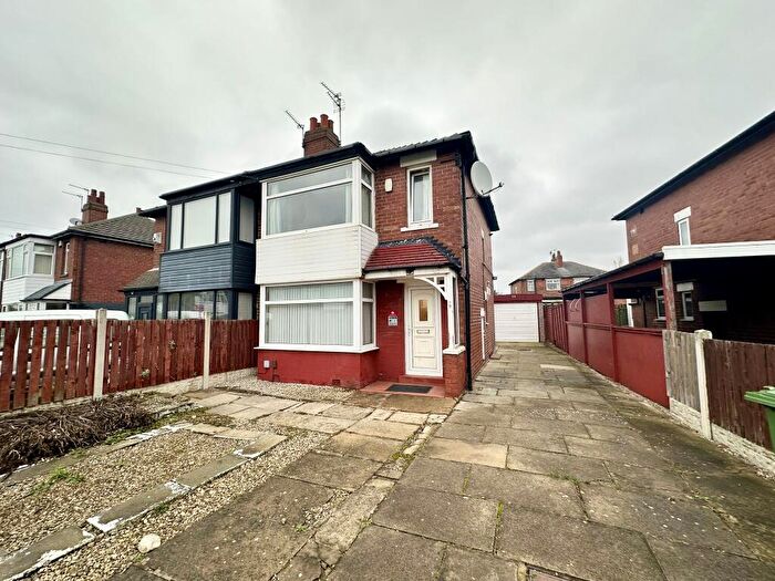 3 Bedroom Semi Detached House To Rent In The Oval, Leeds, LS14