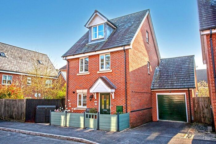 3 Bedroom Detached House For Sale In Royal Drive, Bordon, Hampshire, GU35