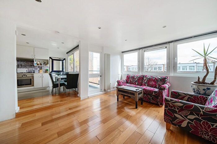 2 Bedroom Flat To Rent In Georges Road, Bramall Court Georges Road, N7