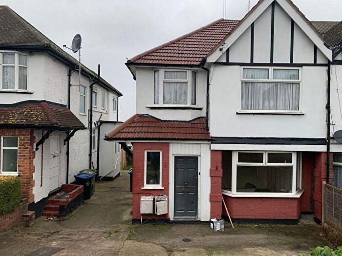 2 Bedroom Flat To Rent In Tanfield Avenue, Dollis Hill, NW2