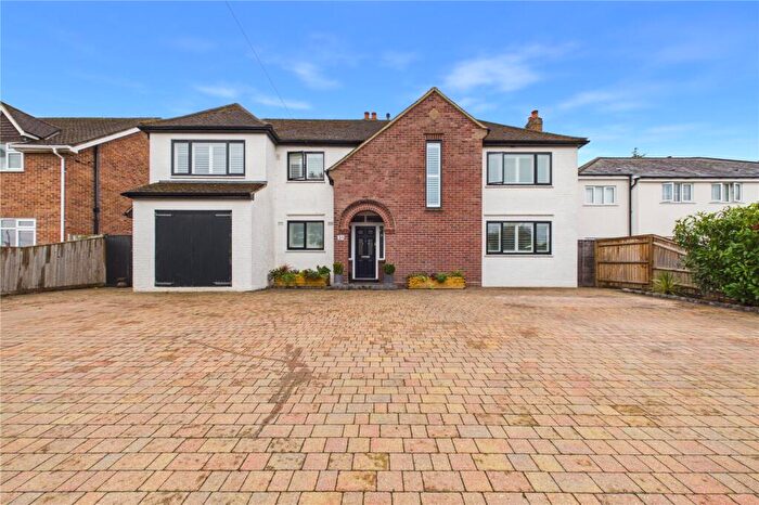 5 Bedroom Detached House For Sale In Beech Road, Purley On Thames, Reading, Berkshire, RG8