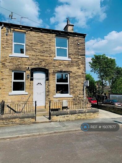 2 Bedroom End Of Terrace House To Rent In Peterborough Road, Bradford, BD2