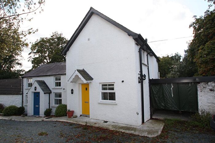 2 Bedroom Semi-Detached House To Rent In Grove Road, Ballynahinch, BT24