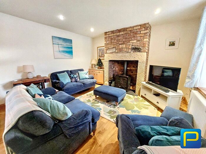 3 Bedroom Terraced House For Sale In King Street, Seahouses, NE68