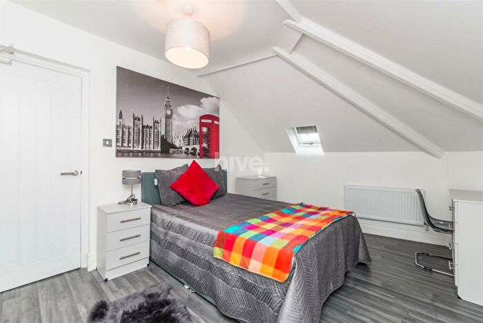 2 Bedroom Apartment To Rent In Simonside Terrace, Heaton, Newcastle Upon Tyne, NE6