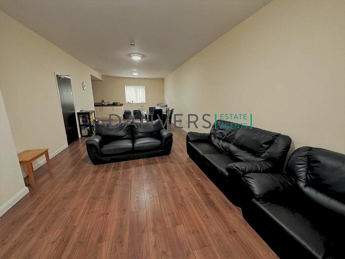 6 Bedroom Villa To Rent In Ridley Street, Leicester, LE3