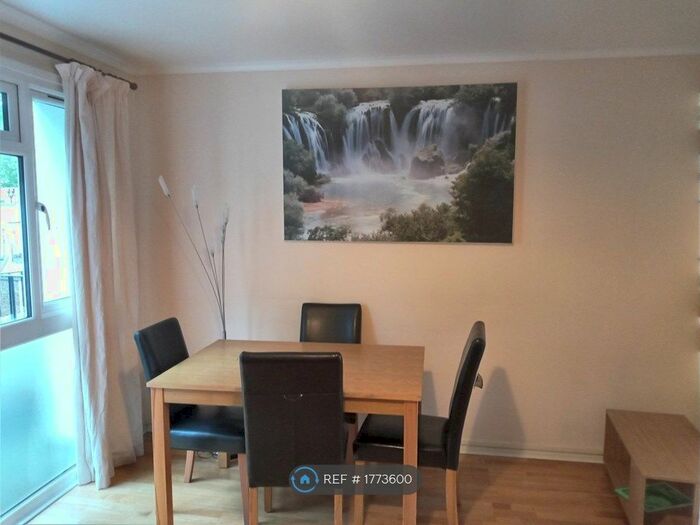 3 Bedroom Maisonette To Rent In Cragie House, London, SE1