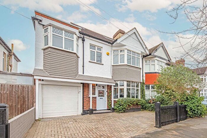 5 Bedroom Property To Rent In Radnor Road, Twickenham, TW1