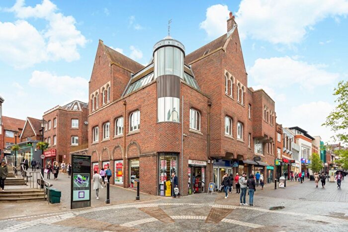 1 Bedroom Flat To Rent In Amberley Place, Windsor, SL4