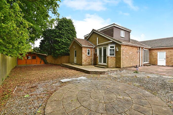 3 Bedroom Detached Bungalow For Sale In Park Road, Welton, Brough, HU15