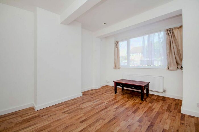 3 Bedroom Property To Rent In Streatham Vale, Streatham Vale, London, SW16