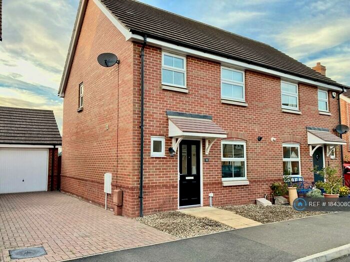 3 Bedroom Semi-Detached House To Rent In Woodpecker Way, Costessey, Norwich, NR8