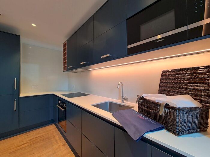 1 Bedroom Flat To Rent In Mount Pleasant, London, WC1X