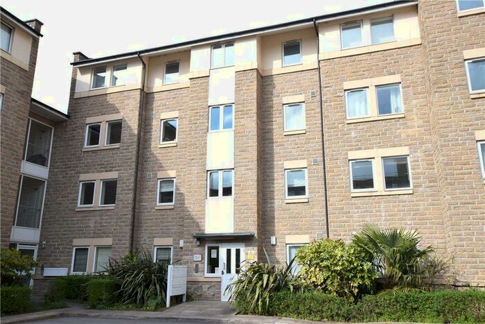 2 Bedroom Apartment To Rent In Smeaton Court, Cornmill View, Leeds, West Yorkshire, LS18