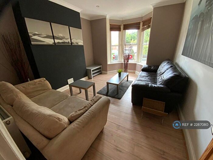 4 Bedroom Semi Detached House To Rent In Lawn Road, Southampton, SO17