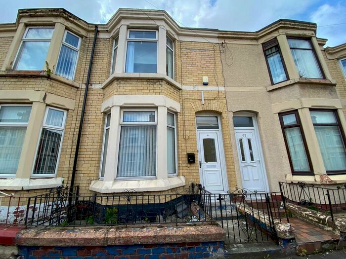 6 Bedroom Apartment To Rent In Saxony Road, Kensington, L7