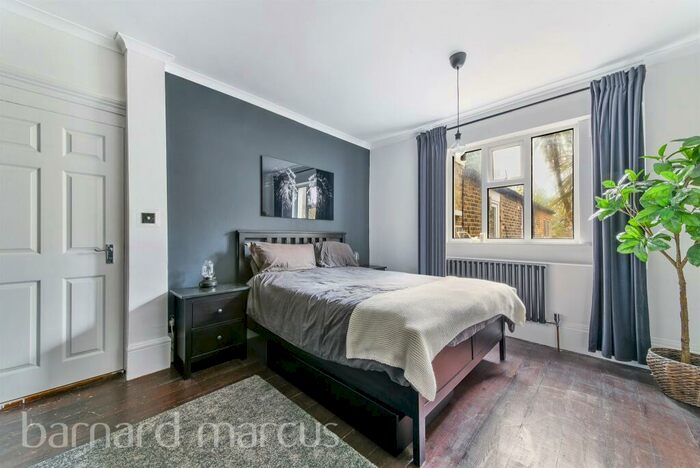 2 Bedroom Maisonette To Rent In St Peters Road, Croydon, CR0