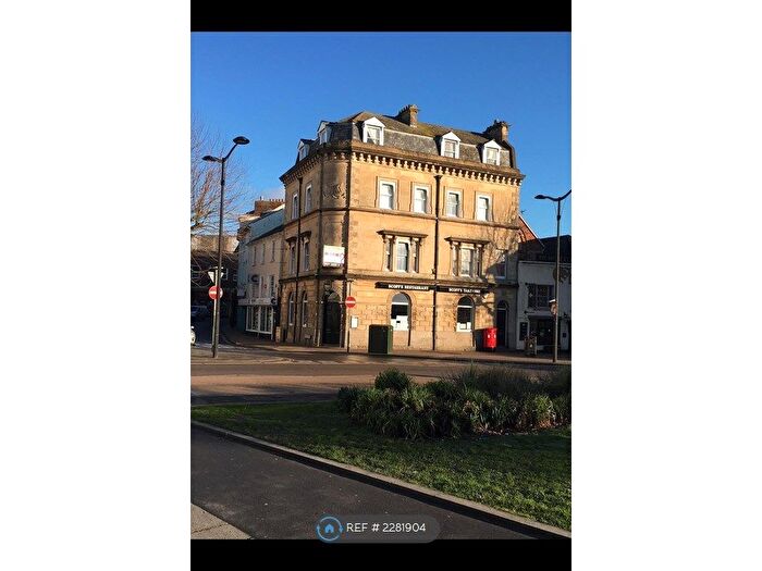2 Bedroom Flat To Rent In Lloydchambers, Barnstaple, EX32