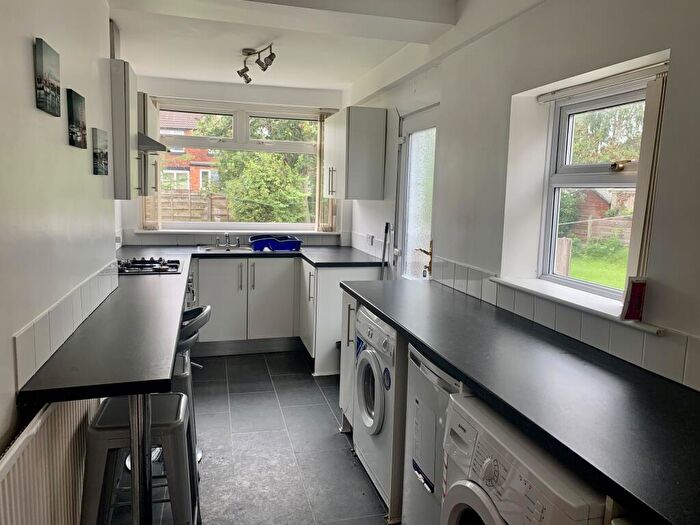 4 Bedroom Semi-Detached House To Rent In Victoria Road, Fallowfield, M14