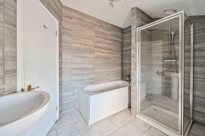 1 Bedroom Flat For Sale In Dumbarton Road, Brixton, London, SW2