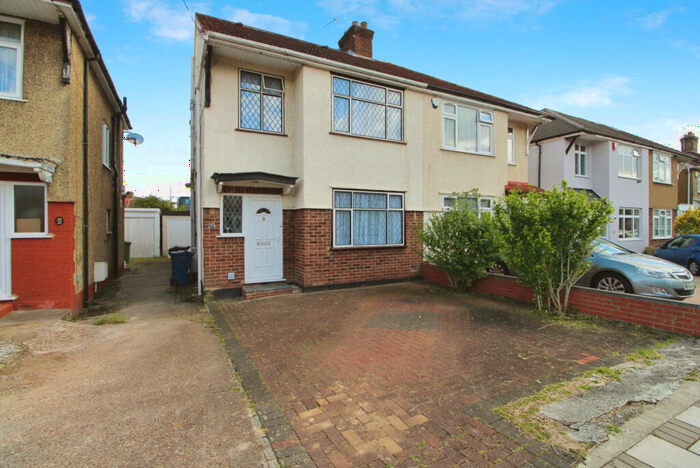 5 Bedroom Semi Detached House To Rent In Grange Avenue, Stanmore, HA7