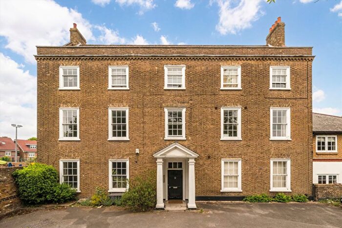 2 Bedroom Flat To Rent In Little Ealing Lane, Ealing, W5