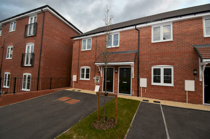 1 Bedroom Maisonette To Rent In Martin Drive, Common Lane, Kenilworth, CV8