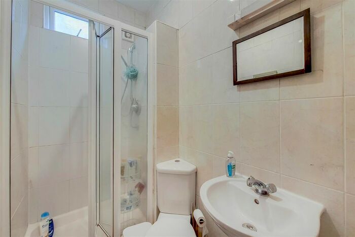 3 Bedroom Flat To Rent In Sedlescombe Road, London, SW6