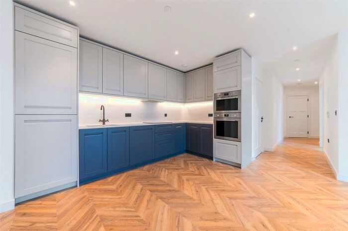 2 Bedroom Apartment To Rent In Canning House, Heritage Walk, Kingston Upon Thames, KT1