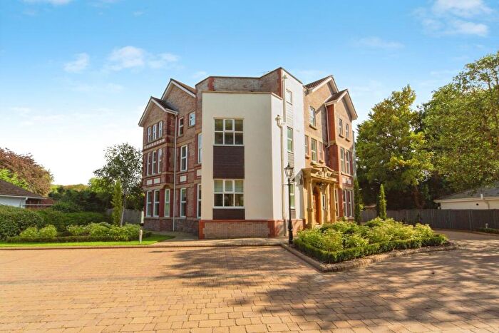 2 Bedroom Flat For Sale In Victoria Road, Formby, Liverpool, Merseyside, L37