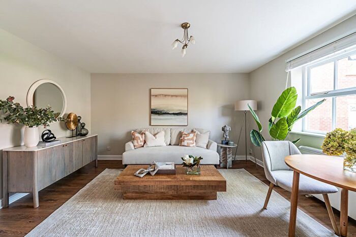 2 Bedroom Flat For Sale In Lisle Close, London, SW17