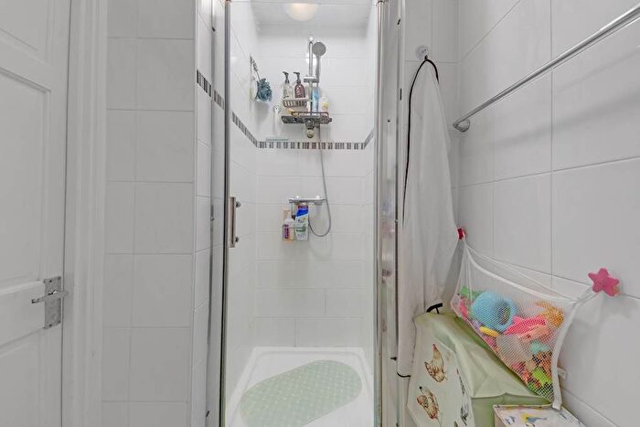 1 Bedroom Flat For Sale In Renforth Street, London, SE16