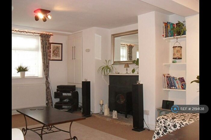 1 Bedroom Flat To Rent In Laurel Bank, Leeds, LS7