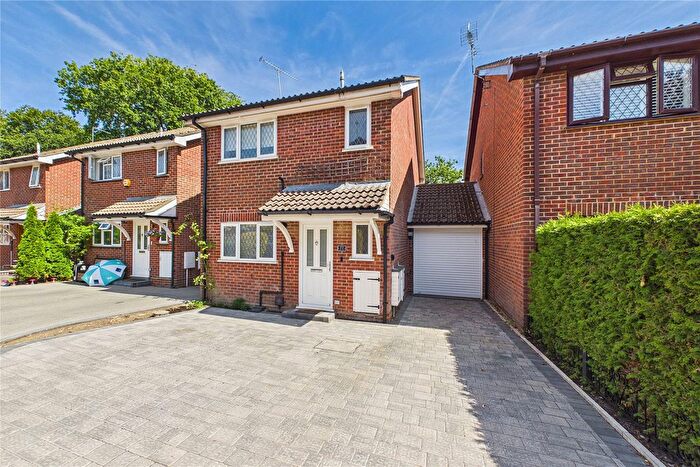 3 Bedroom Detached House For Sale In Lightwater, Surrey, GU18