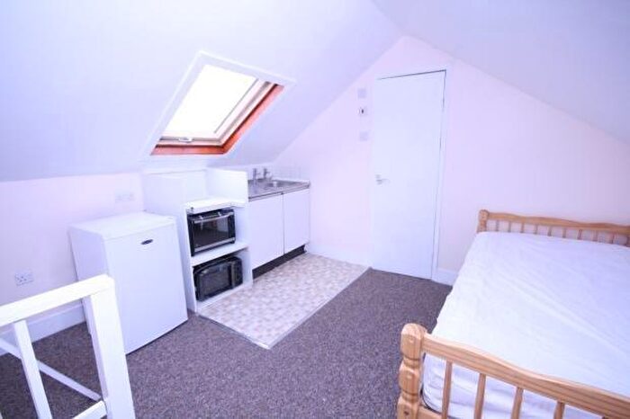 Flat To Rent In Pakeman Street, Holloway, N7