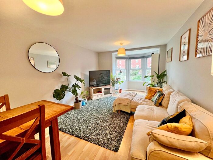 2 Bedroom Flat To Rent In Carisbrooke Road, Far Headingley, Leeds, LS16