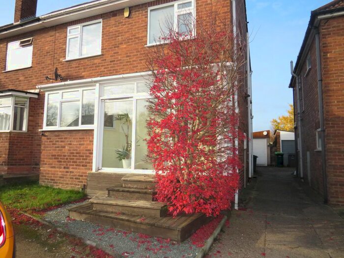 3 Bedroom Property To Rent In Pinewood Close, Walsall, WS5