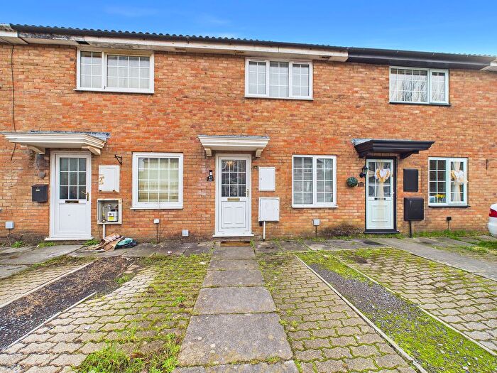 2 Bedroom Terraced House To Rent In Dale Close, Fforestfach, SA5
