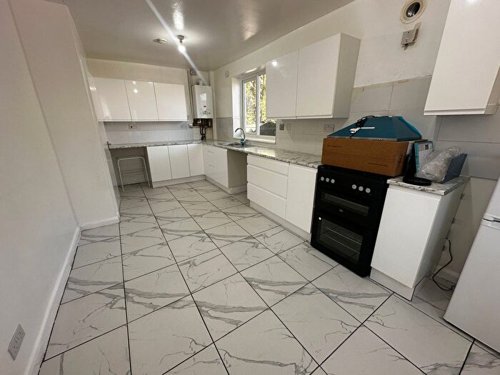 3 Bedroom Property To Rent In Carr House Road, Doncaster, DN4