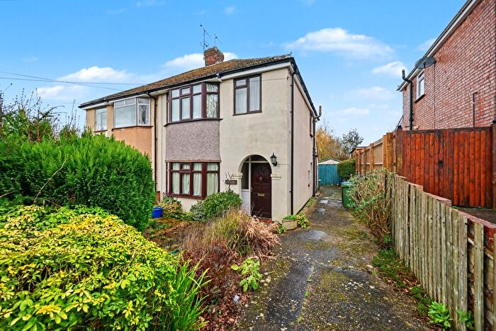 3 Bedroom Semi Detached House For Sale In Vicarage Hill, Clifton Upon Dunsmore, CV23