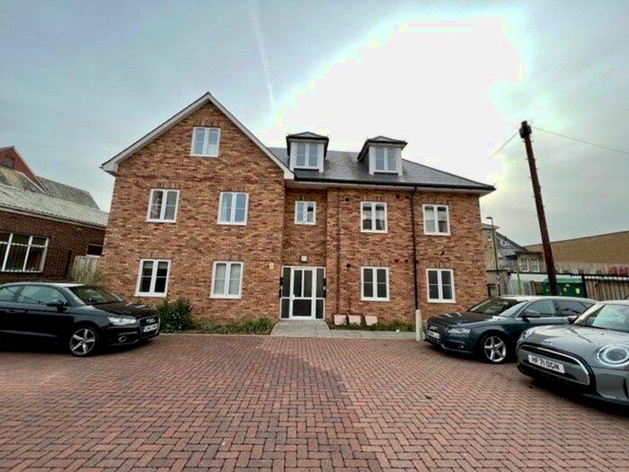 1 Bedroom Flat To Rent In Crown Mews, Crown Street, Southampton, Hampshire, SO15