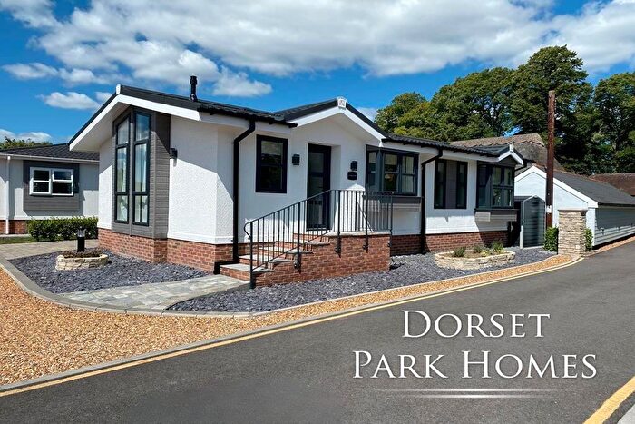 2 Bedroom Park Home For Sale In Otter View, Stubbings Meadow, The Bridges, Ringwood, Hampshire, BH24