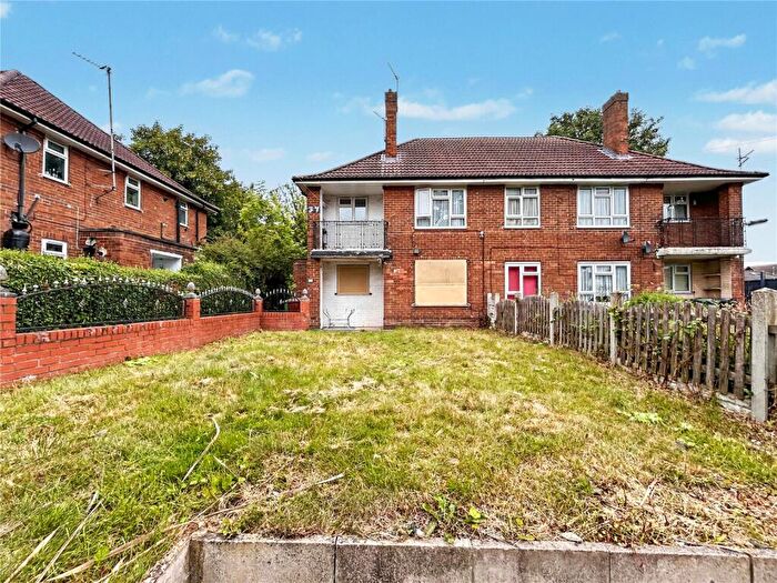 2 Bedroom Apartment For Sale In Fearnville Drive, Leeds, West Yorkshire, LS8