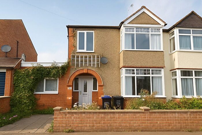 4 Bedroom Semi-detached House For Sale In Delapre Crescent Road, Northampton, NN4