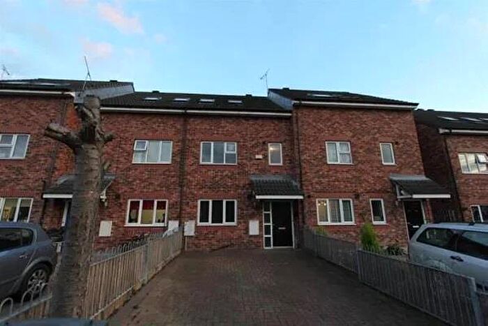 2 Bedroom Town House To Rent In Cross Catherine Street, East End Park, Leeds, LS9