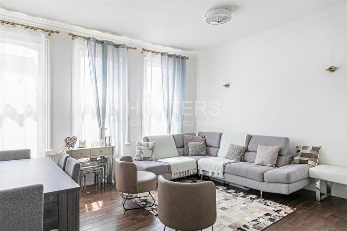 3 Bedroom Apartment For Sale In Mill Lane, West Hampstead, London, NW6