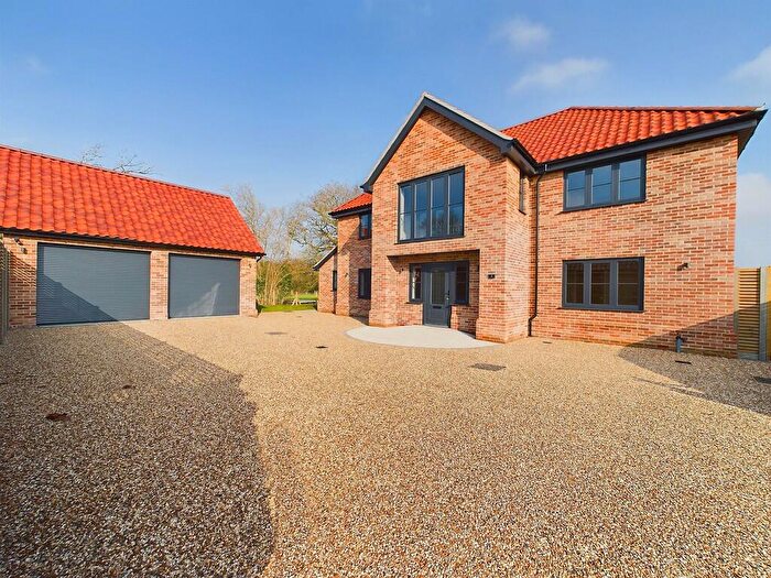 4 Bedroom Detached House For Sale In Wickham St. Paul, Halstead, Essex, CO9