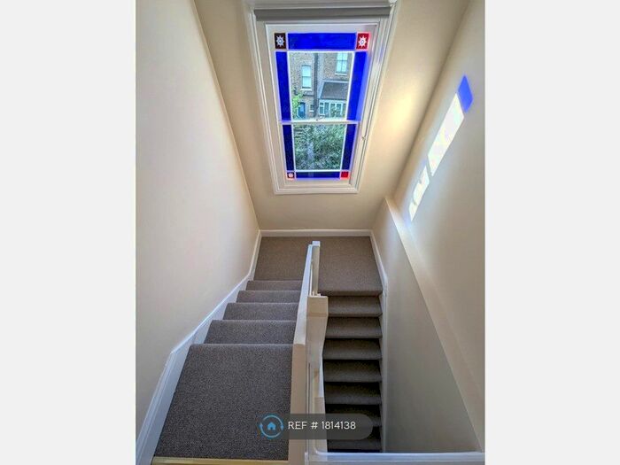 2 Bedroom Flat To Rent In Brownswood Road, London, N4