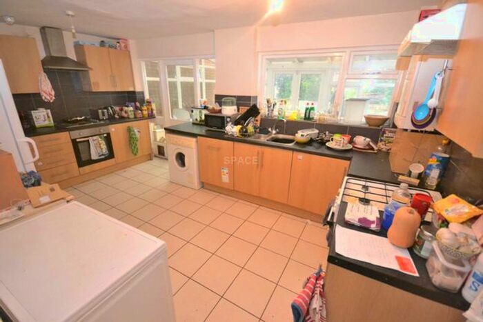 7 Bedroom Terraced House To Rent In Bulmershe Road, Reading, Berkshire, RG1