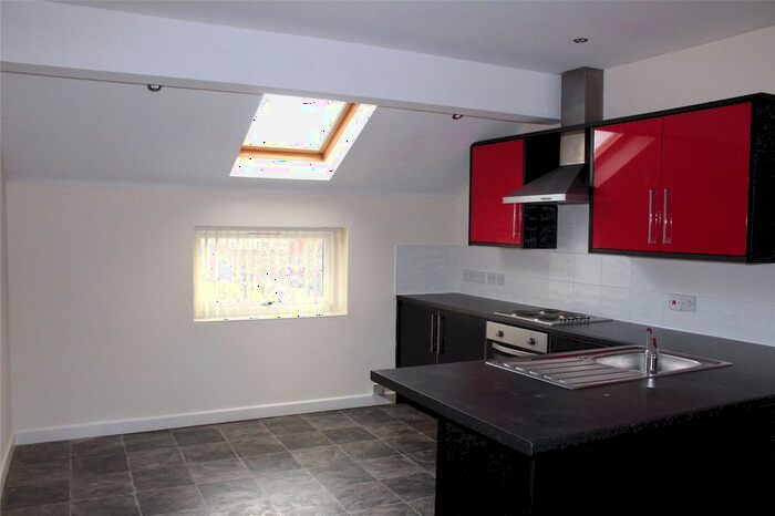 2 Bedroom Flat To Rent In North Road, St. Helens, Merseyside, WA10